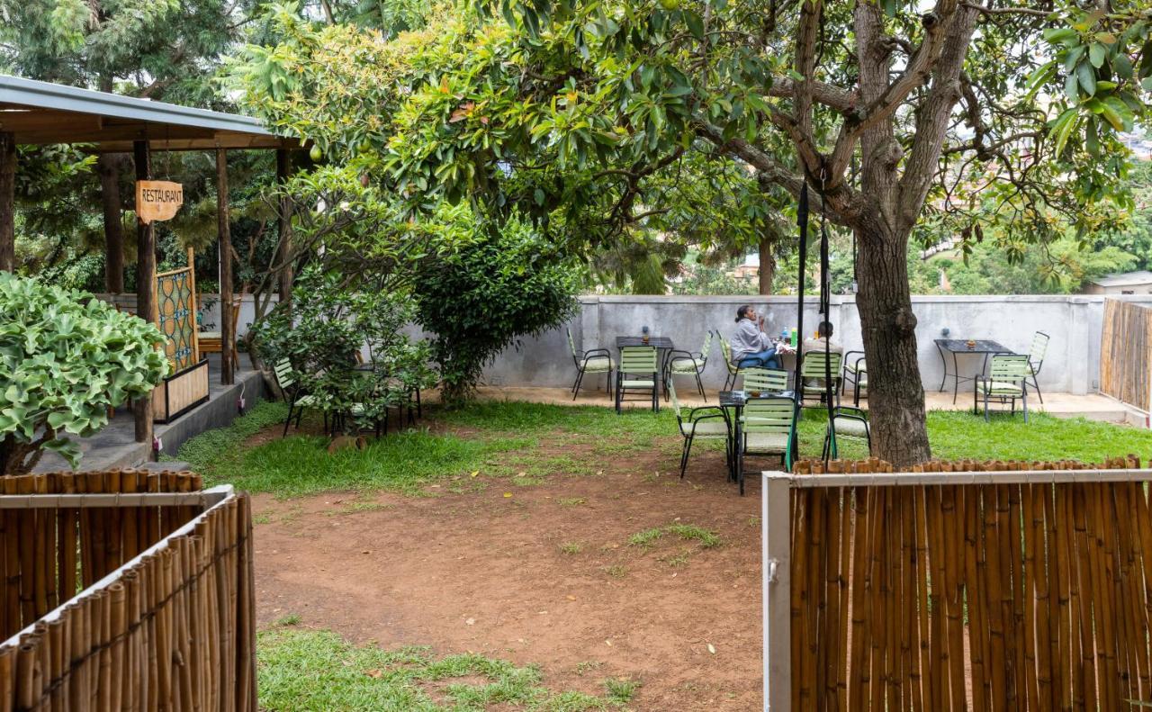 Tea House Bnb Кигали Экстерьер фото